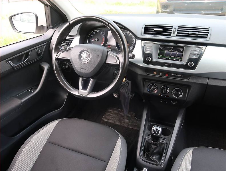 Škoda Fabia (2017) Ambition Plus 1.2 TSI - fotka 7 z 17