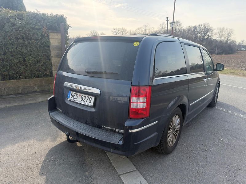 Chrysler Grand Voyager (2008) 3,8 V6 LPG Limited 2008 - fotka 4 z 20