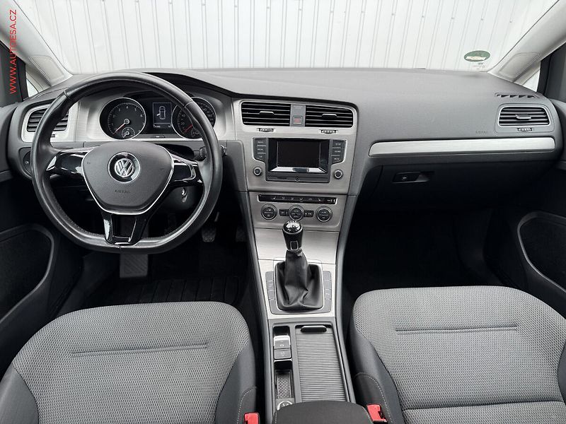 Volkswagen Golf (2015) 1.2 TSi, Comfortline - fotka 8 z 15