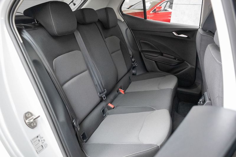 Škoda Fabia 1.0 TSI DSG*130 EDITION*ZÁRUKA - fotka 12 z 35