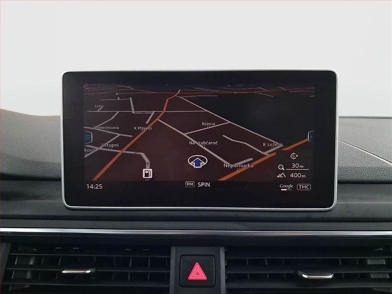Audi A4 (2015) Design 2.0 TDI, Kůže, Navi - fotka 13 z 19