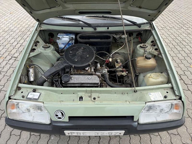 Škoda Favorit 1.3 46 kW 136 L - fotka 12 z 16