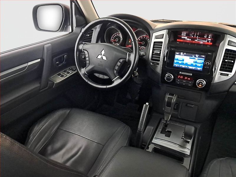 Mitsubishi Pajero (2015) 3.2 DI-D - fotka 7 z 20