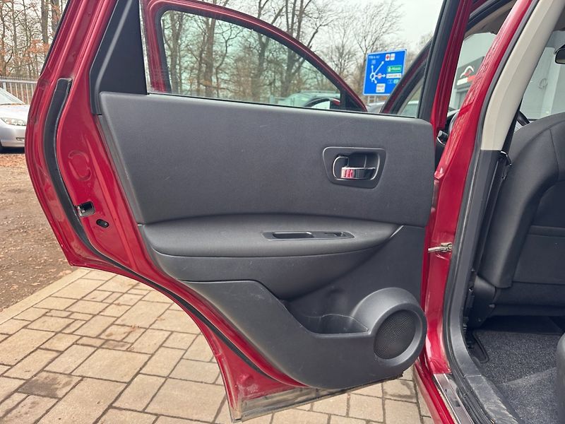 Nissan Qashqai (2012) 2.0 BA+LPG, 4x4 - fotka 10 z 28