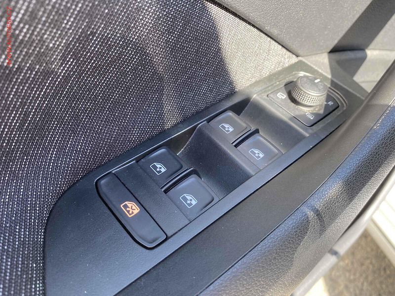 Škoda Kamiq (2023) 1.0 TSi, 1.maj,ČR, Style - fotka 14 z 20