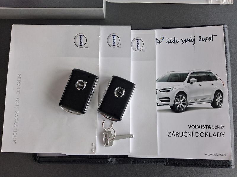 Volvo V90 (2017) 2,0 D5 173kw SERVISKA TOP STAV - fotka 45 z 51