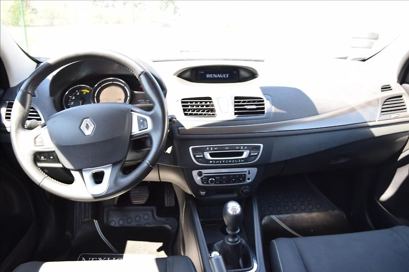 Renault Mégane 1,5 DCI 81KW PO SERVISE TAŽNÉ - fotka 28 z 47