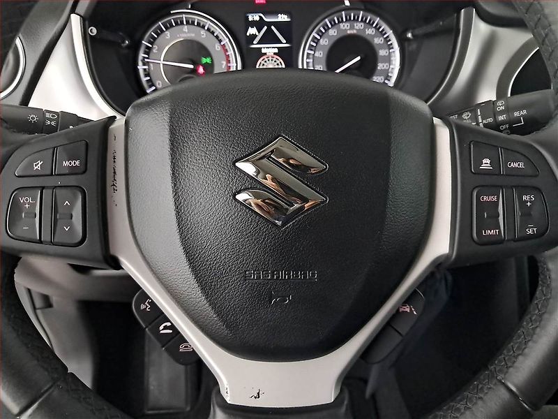 Suzuki Vitara (2022) 1.4 BoosterJet - fotka 17 z 20