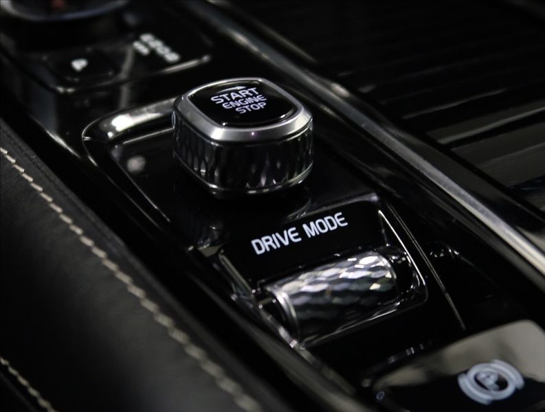 Volvo S90 2,0 T8 TWINENGINE AWD R-DESIGN - fotka 36 z 52