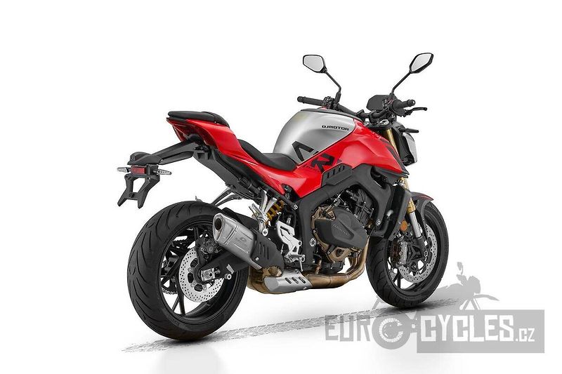 QJ Motor (2026) SRK 800 - fotka 18 z 20