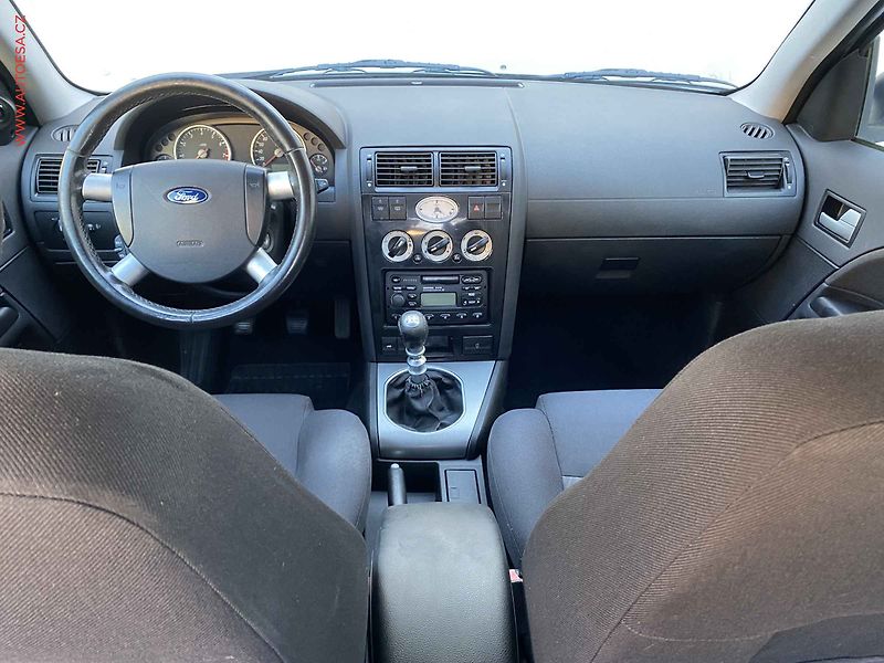 Ford Mondeo (2002) 1.8 i, AC - fotka 8 z 15
