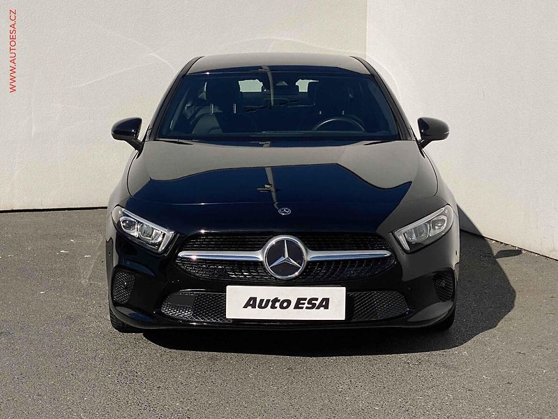 Mercedes-Benz Třídy A (2022) 1.3 CGi A 180, ČR, AT, LED - fotka 2 z 24