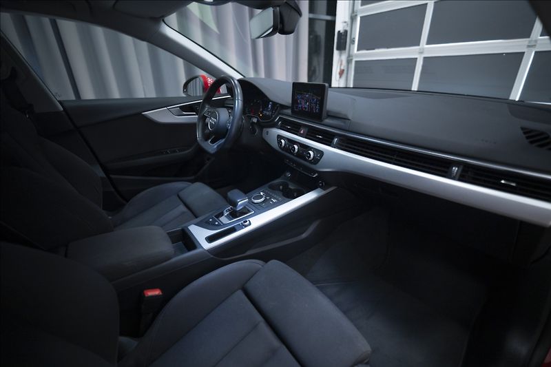 Audi A5 2,0 TDI SPORTBACK NAVI KAMERA - fotka 7 z 44