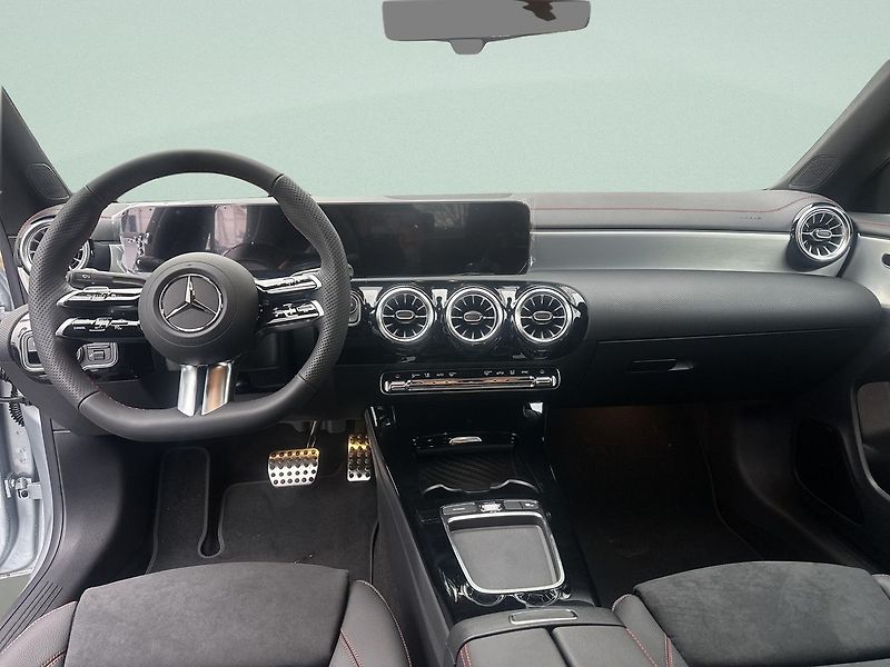 Mercedes-Benz CLA (2025) 200 d AMG Style Edition - fotka 11 z 15