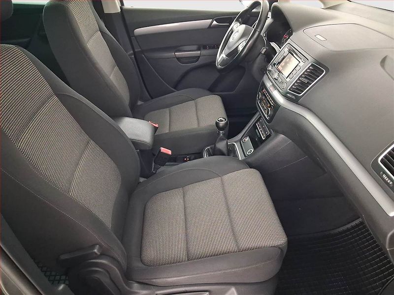 Volkswagen Sharan (2011) 2.0 TDI, Serv.kniha, Navi - fotka 9 z 22