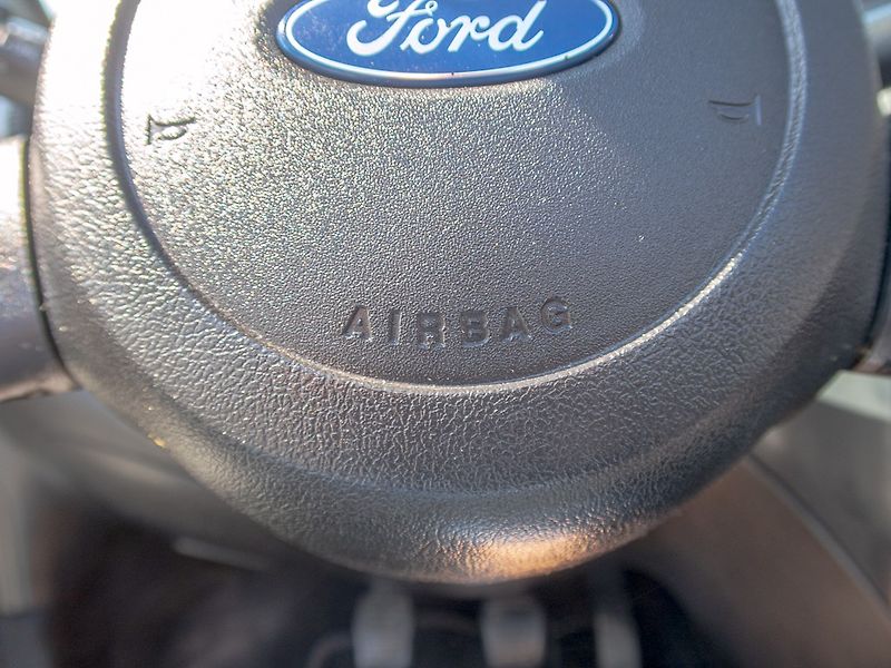 Ford Streetka (2004) 1.6i 70KW – KABRIO - fotka 26 z 35