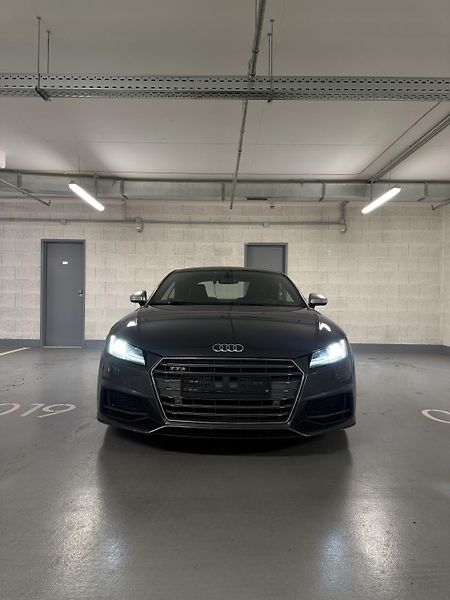Audi TTS (2016) - fotka 2 z 31