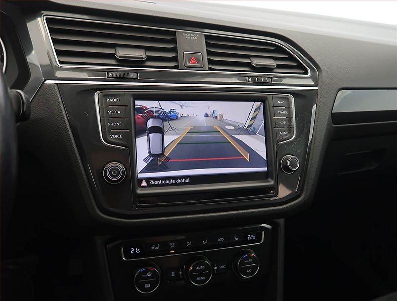 Volkswagen Tiguan (2016) R-Line 2.0 TSI - fotka 18 z 24