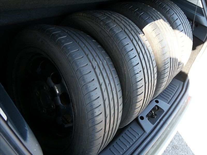 Ford Fiesta 1,2 i 60kW 2x kola, klima - fotka 12 z 30