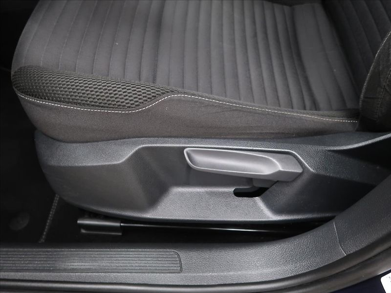 Volkswagen Golf 1,4 TSI 1.majitel - fotka 18 z 33