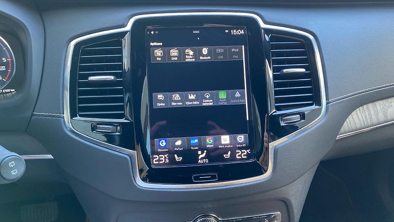 Volvo XC90 INSCRIPTION, B5 AWD, 173+10 kW - fotka 18 z 37