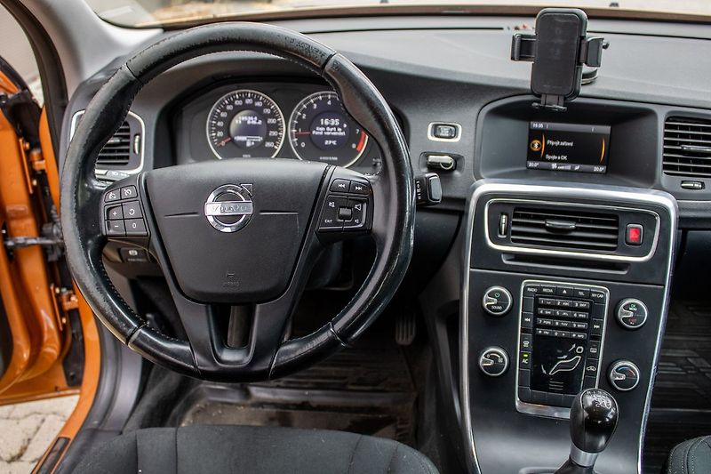 Volvo S60 (2011) 2011 149kW FWD - fotka 9 z 28