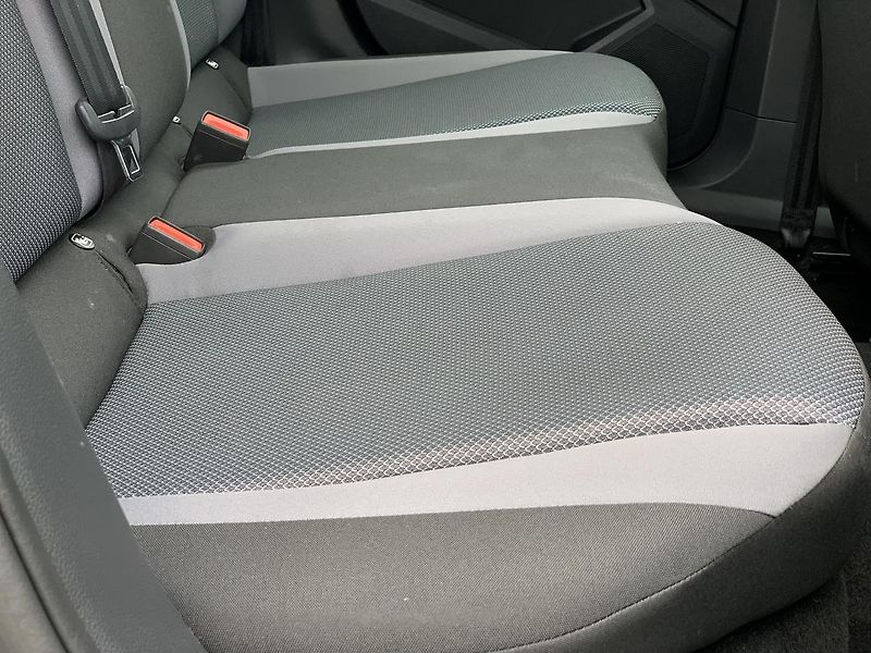 Seat Arona Xcellence 1.0TSi 70kw odp.DPH - fotka 30 z 44