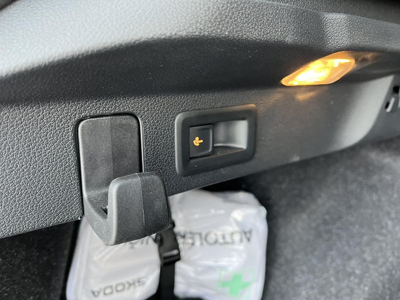 Škoda Scala 1.0TSi 85kW Selection - fotka 15 z 21