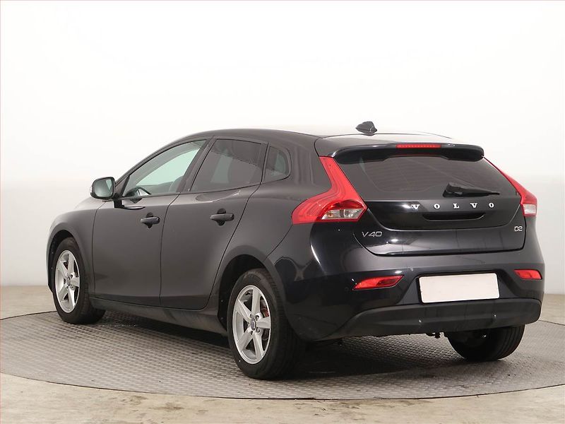 Volvo V40 (2014) 1.6 D2, Serv.kniha, Navi - fotka 4 z 14