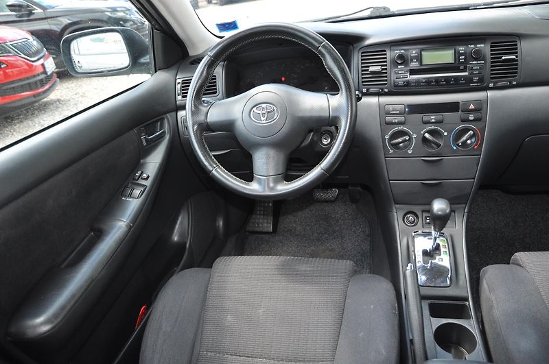 Toyota Corolla 1.4D-4D 66kW KOMBI Automat - fotka 5 z 13