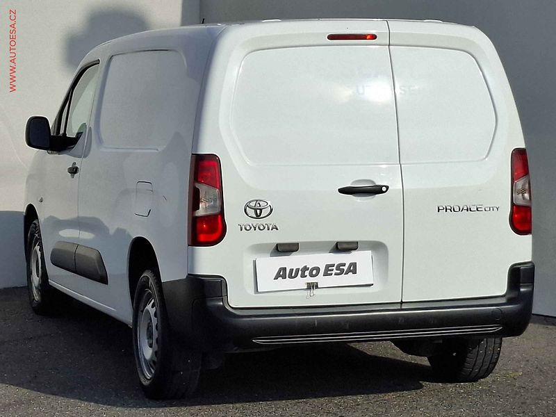 Toyota ProAce City (2022) 1.5D-4D MAXi, 2.maj,ČR, AC - fotka 6 z 18