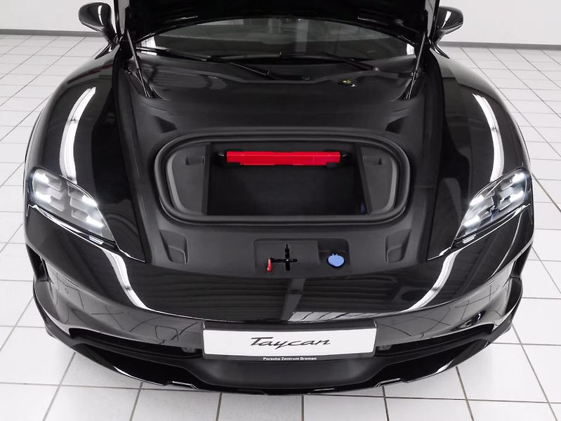 Porsche Taycan 4 Cross Turismo HuD Pano 360 - fotka 25 z 25