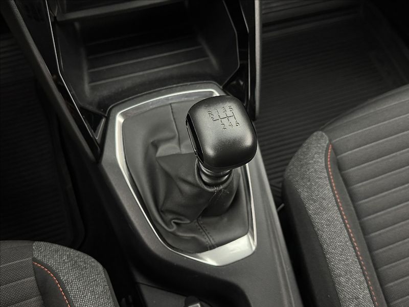 Peugeot 2008 1,5 HDi ACTIVE LED SENZORY ČR - fotka 20 z 36