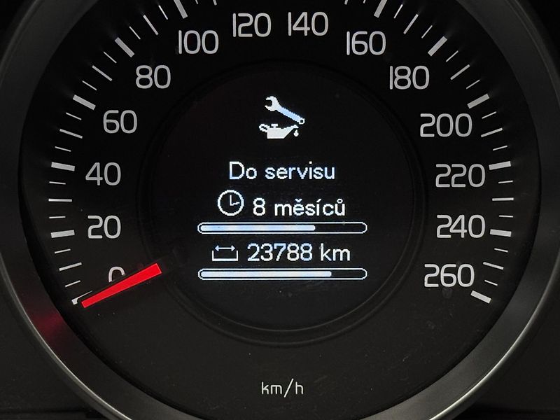 Volvo V40 T2 KINETIC CZ 1.maj - fotka 38 z 40