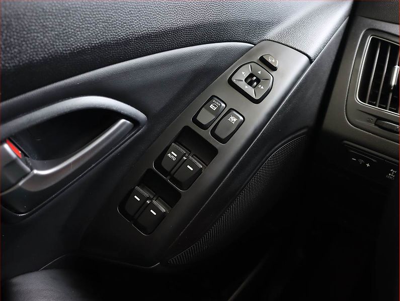 Hyundai ix35 (2014) 2.0 GDI, 4X4, Automat - fotka 19 z 21