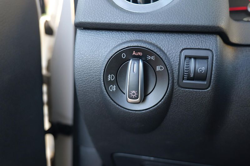 Volkswagen Tiguan TDI 4MOTION Bi-Xenon Alcantara - fotka 19 z 31