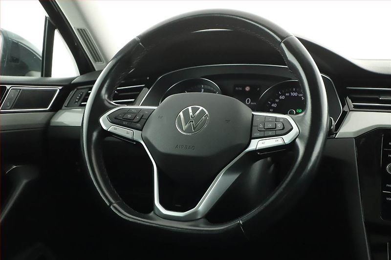 Volkswagen Passat (2022) 2.0 TDI, Automat, Navi - fotka 8 z 20