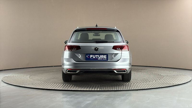 Volkswagen Passat 2.0 TDI DSG Elegance Variant - fotka 5 z 27