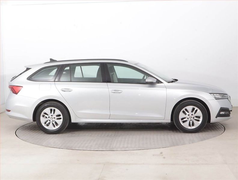 Škoda Octavia (2023) Ambition 2.0 TDI - fotka 6 z 14