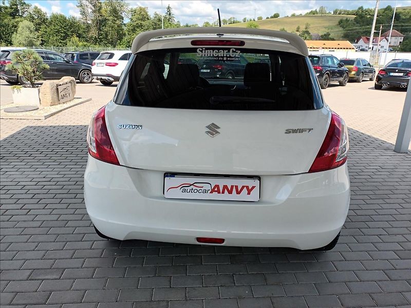 Suzuki Swift 1,2 REZERVACE - fotka 6 z 39