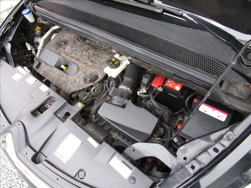 Citroën Grand C4 Picasso 2.0HDi aut. Klima, 7 míst - fotka 48 z 50