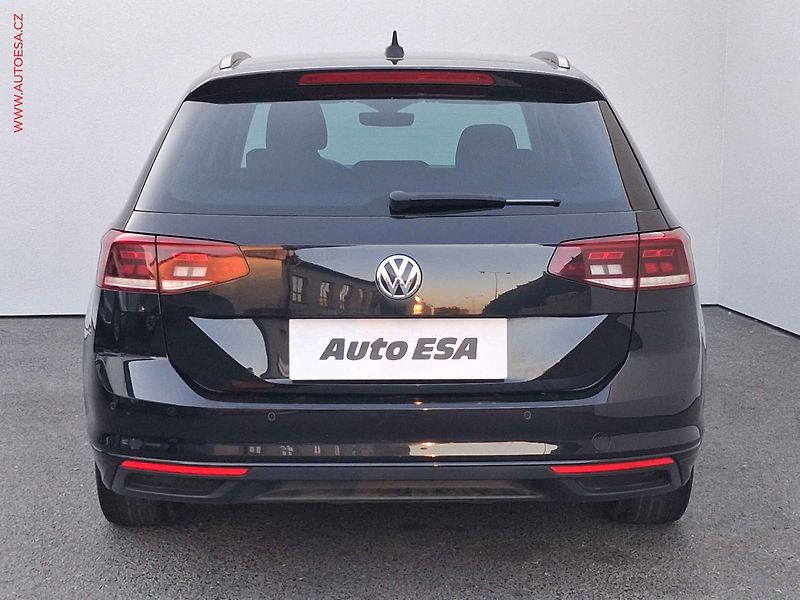 Volkswagen Passat (2019) 1.6TDi, DSG, LED - fotka 5 z 16