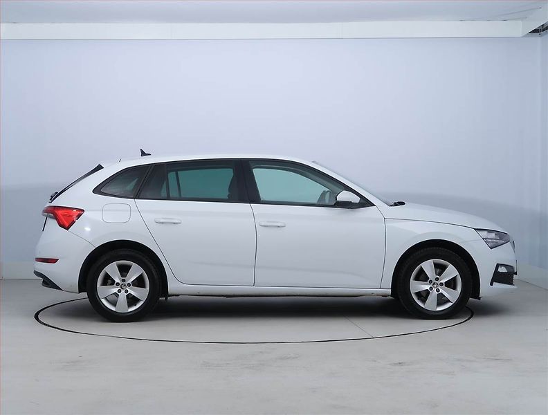 Škoda Scala (2022) Ambition 1.0 TSI, Tempomat - fotka 6 z 17