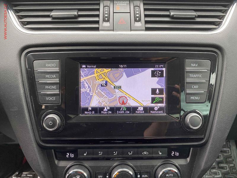 Škoda Octavia (2014) 1.6 TDi, Elegance, STK6/28 - fotka 17 z 19
