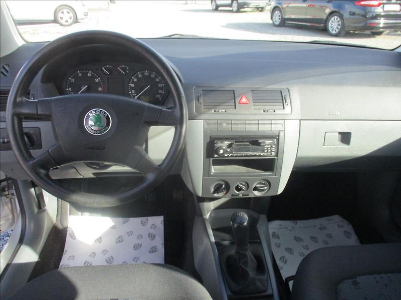 Škoda Fabia 1,2 i, 47kW,74 786km,Zamluven - fotka 16 z 29