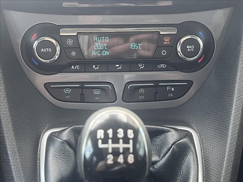Ford Tourneo Connect 1,5 TDCi - fotka 14 z 19