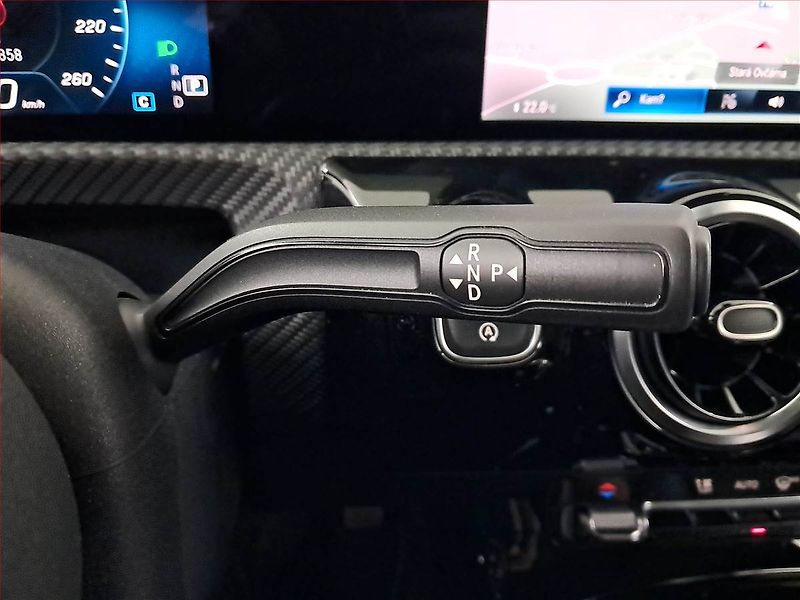 Mercedes-Benz CLA (2019) 180 - fotka 13 z 21