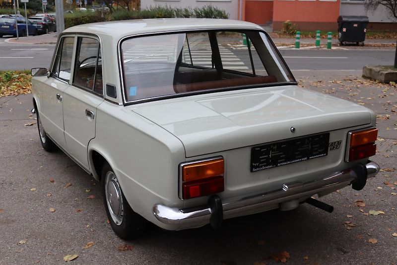 Fiat 124 1974 FIAT 124 SERIE III - fotka 14 z 50