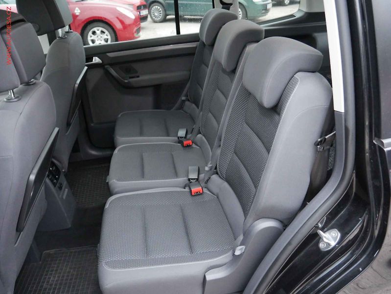 Volkswagen Touran (2014) 2.0TDi, DSG, park.asist - fotka 10 z 16