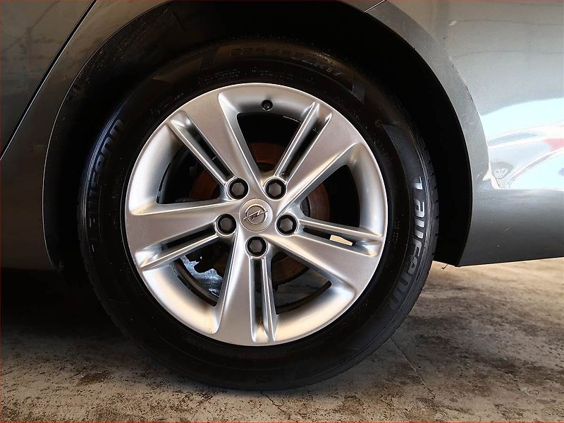 Opel Insignia (2019) 2.0 CDTI, Automat, Serv.kniha - fotka 15 z 17